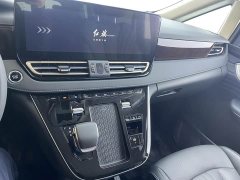Hongqi HS5 facelift 2.0T Zhilian Qixiang four-wheel drive version - ფოტო 11