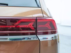 Volkswagen Touron 380TSI four-wheel drive luxury version - ფოტო 15