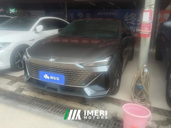 Changan UNI-V 1.5T premium