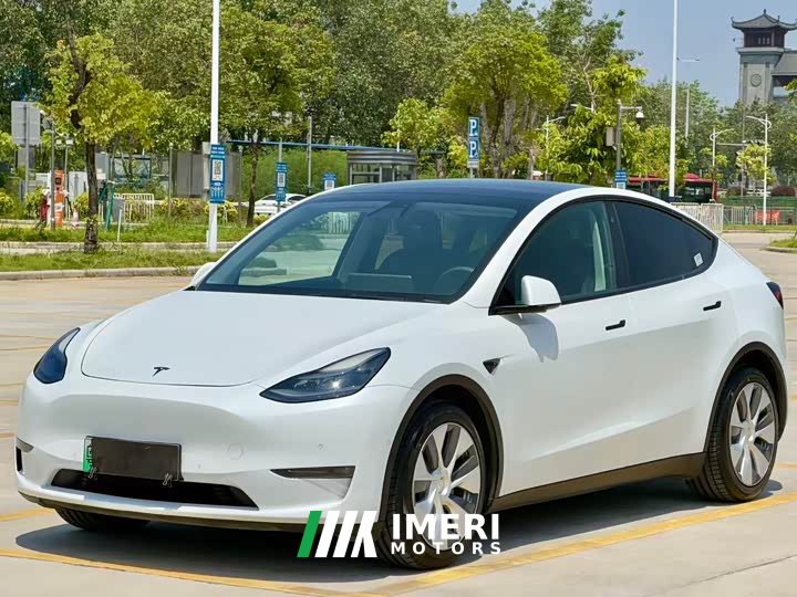 Tesla Model Y standard range rear-wheel drive version