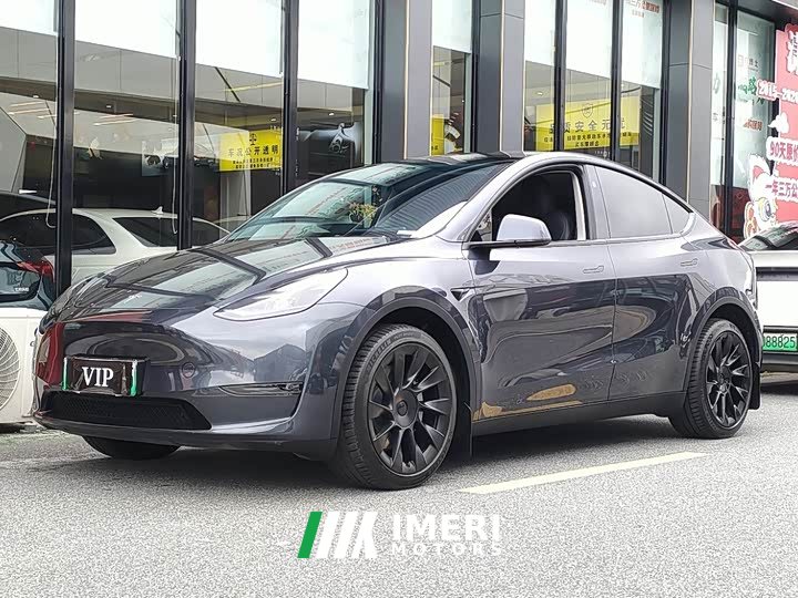 Tesla Model Y long-range all-wheel drive version