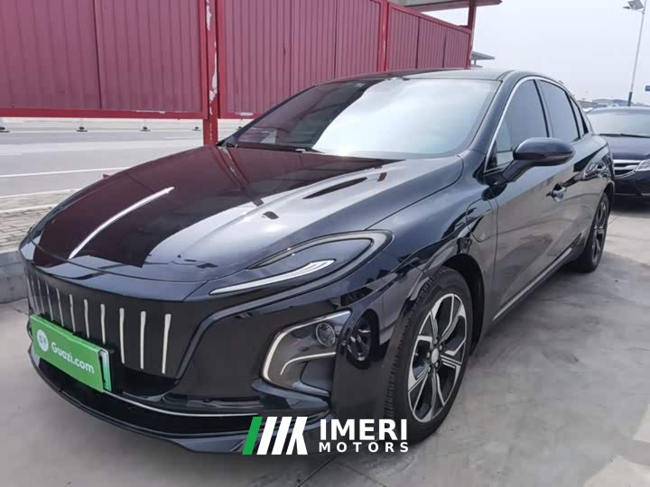 Hongqi E-QM5 2023 facelift basic travel version
