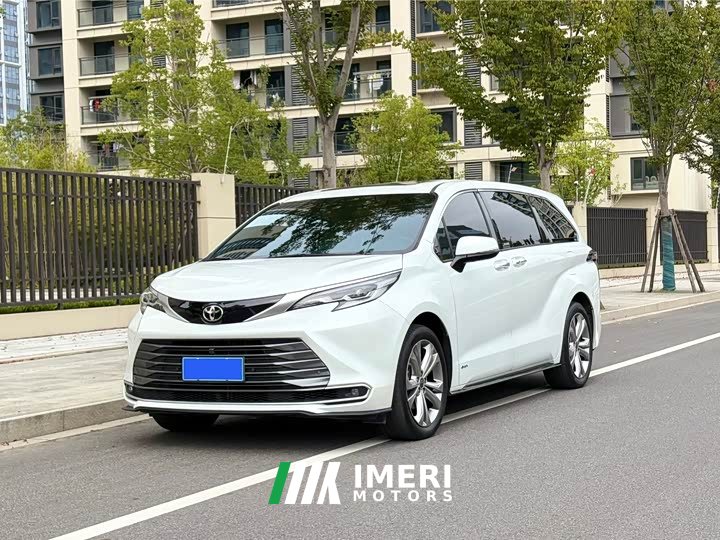 Mercedes-Benz SIENNA 2.5LPHEV Premium Edition