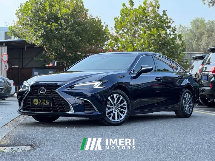 Lexus ES 300h Premium Edition
