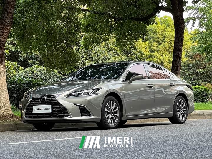 Lexus ES 300h Premium Edition