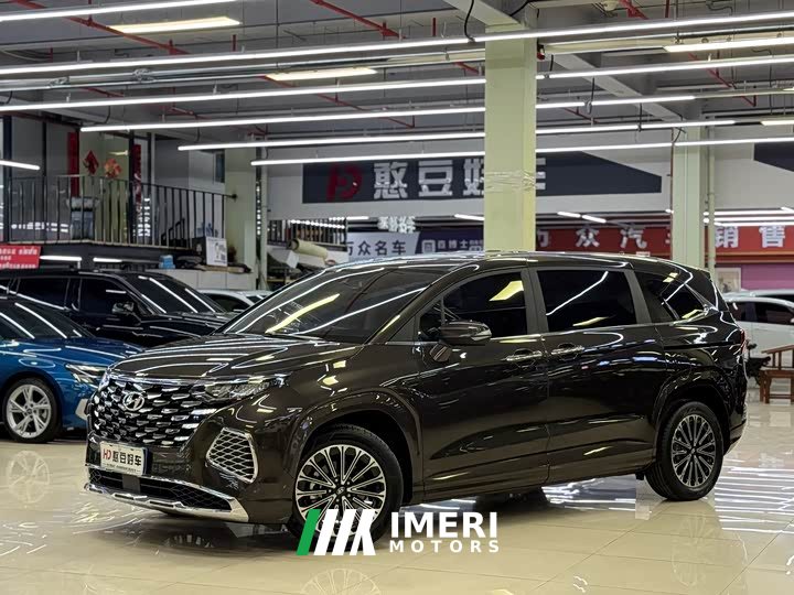 Hyundai Custo 270TGDi LUX Premium Edition