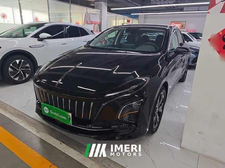 Hongqi E-QM5 facelift basic travel version