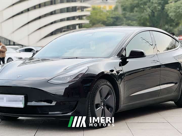 Tesla Model 3 rear-wheel drive version