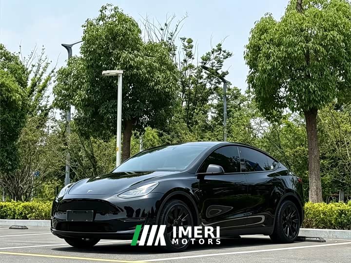 Tesla Model Y standard range rear-wheel drive version