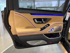 Maybach S-Class S 680 4MATIC Virgil Abloh Limited Edition - фото 16