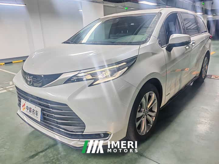 Toyota SIENNA 2.5LPHEV Premium Edition