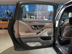 Maybach S-Class S 680 4MATIC Original Couture First Edition - фото 18