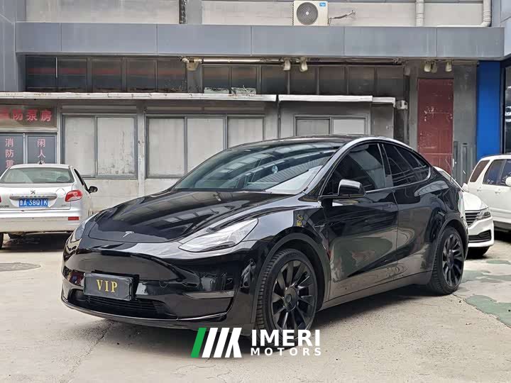 Tesla Model Y Standard Range Edition