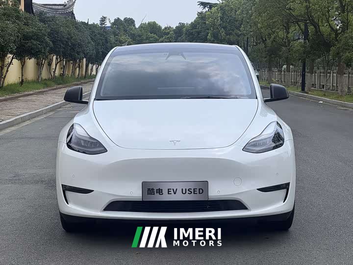 Tesla Model Y Long Range Edition