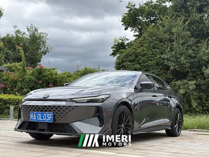 Changan UNI-V 1.5T Premium Version