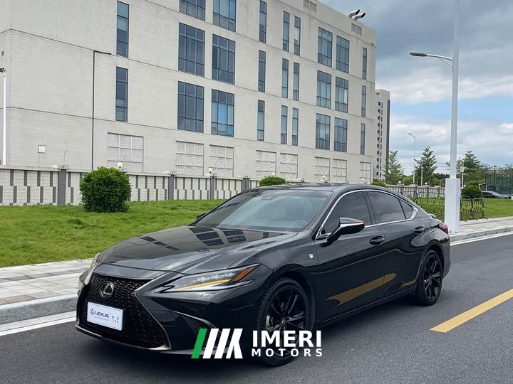 Lexus ES 300h F SPORT