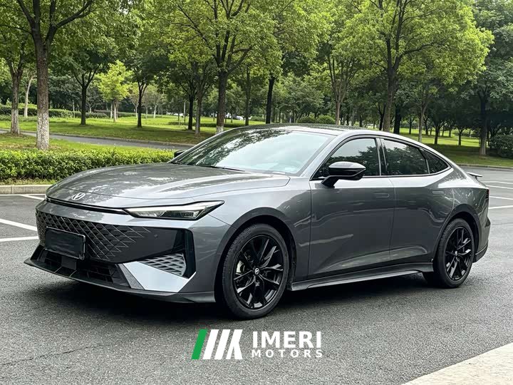 Changan UNI-V 1.5T Deluxe Version