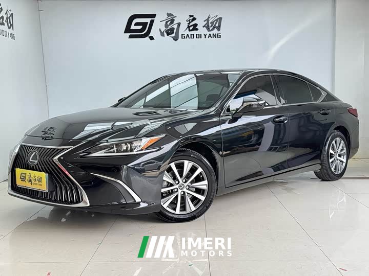 Lexus ES 200 Excellence Edition