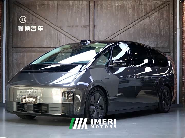 Li Auto MEGA Ultra