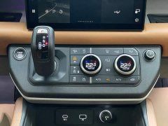 Land Rover Defender 110 3.0T P400 Dark Edition - photo 15