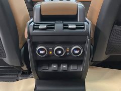 Land Rover Defender 110 3.0T P400 Dark Edition - photo 17