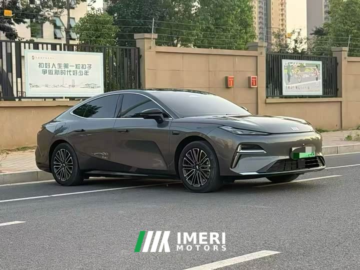 Geely 8 130km EM-P Edition