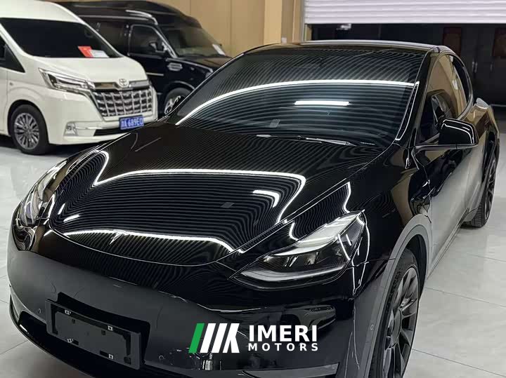 Tesla Model Y Standard Range Edition