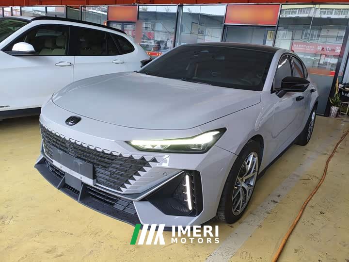 Changan UNI-V 1.5T Premium Version