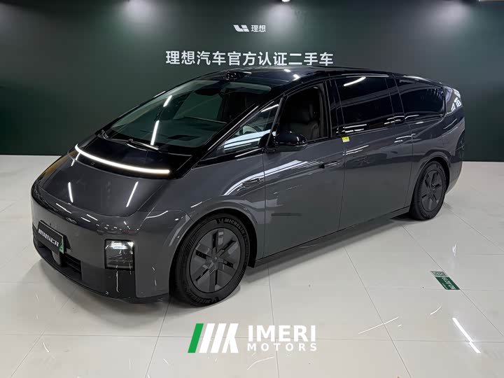 Li Auto MEGA Ultra