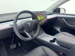 Tesla Model Y Rear-Wheel Drive - ფოტო 12