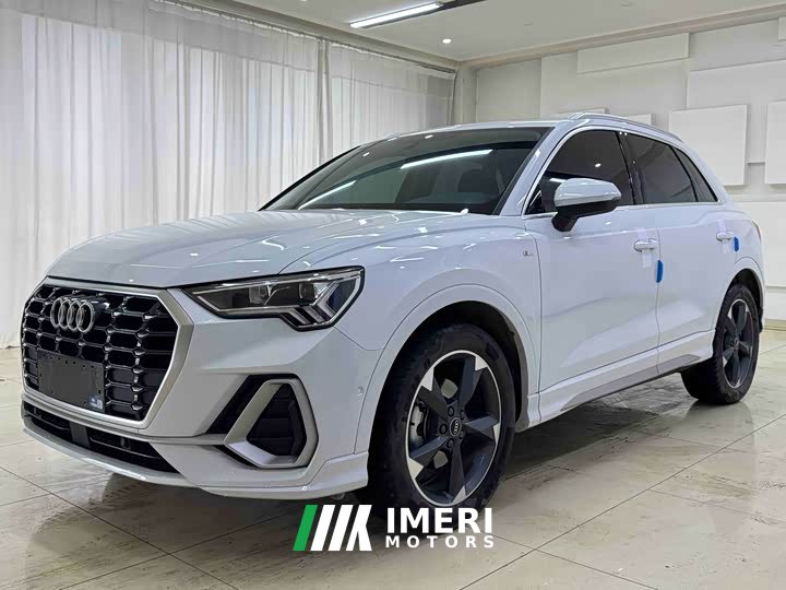 Audi Q3 2022 35 TFSI Fashionable and Dynamic
