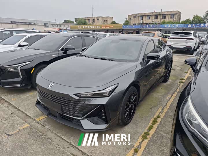 Changan UNI-V 1.5T Premium Version