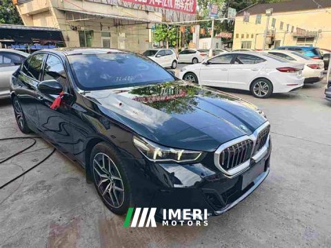 2026 BMW 5 530i Version M - ავტომობილი ჩინეთიდან