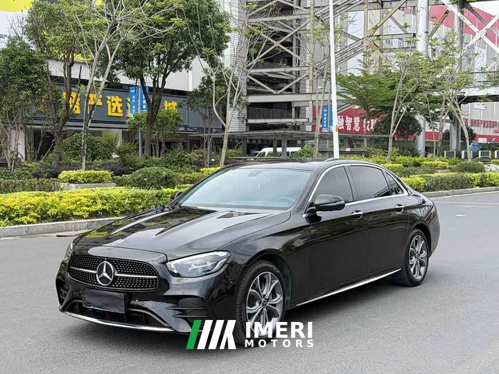 Mercedes-Benz E 300 L Luxury Version