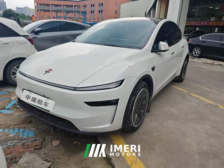 Tesla Model Y L Long Range Edition