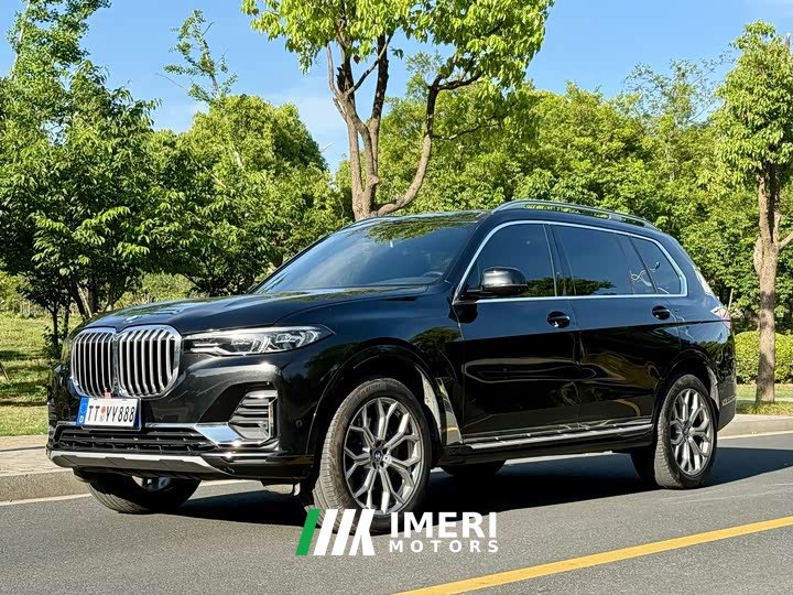 BMW X7 xDrive40i Deluxe VersionLuxury