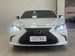 Lexus ES 200 Luxury Edition - ფოტო 2