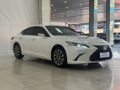 Lexus ES 200 Luxury Edition - ფოტო 3