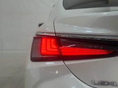 Lexus ES 200 Luxury Edition - ფოტო 8