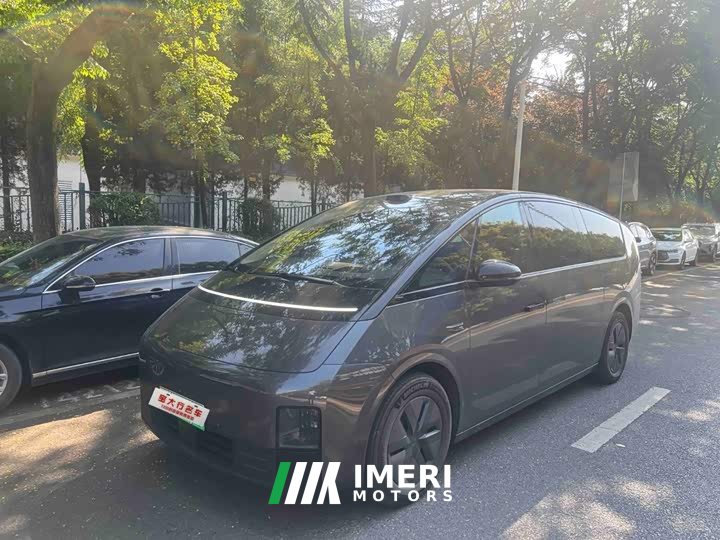 Li Auto MEGA Home Edition