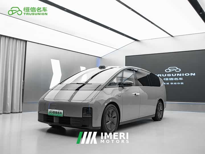 Li Auto MEGA Ultra