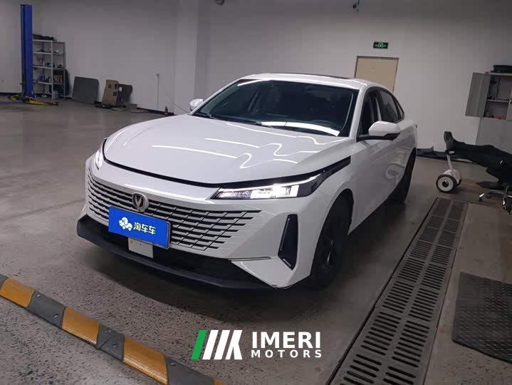 Changan NE 1.5T GDI DCTDeluxe Version