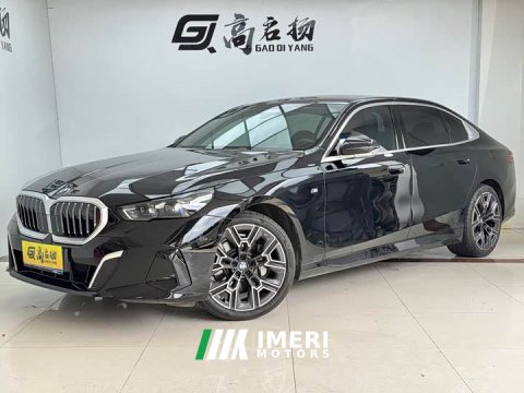 2025 BMW 5 530Li Deluxe Version M - ავტომობილი ჩინეთიდან