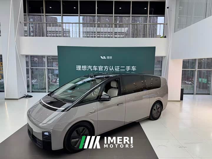 Li Auto MEGA Ultra