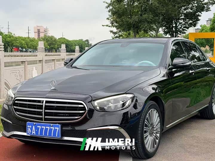 Mercedes-Benz E 300 L Luxury Version