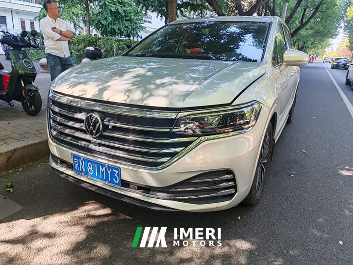 Volkswagen 380TSI Premium Edition