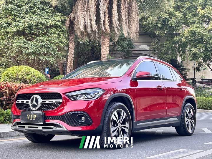 Mercedes-Benz GLA 200
