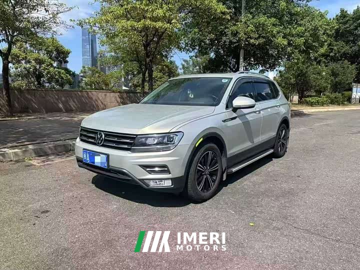 Volkswagen L 330TSI 2WDSmart Edition