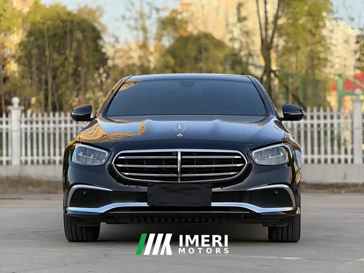Mercedes-Benz E 300 L Luxury Version