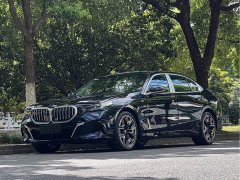 BMW 5 530Li Deluxe Version M - ფოტო 1